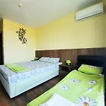 Bed & Breakfast Family Delfa Chernomorets