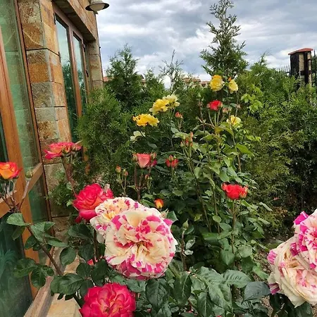 Family Delfa Нощувка със закуска (B & B) Черноморец