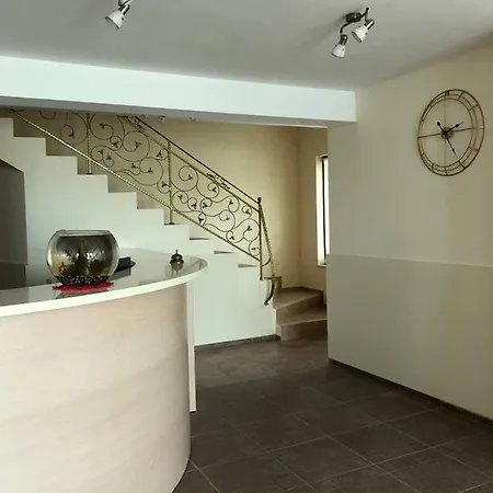 Bed & Breakfast Family Delfa *