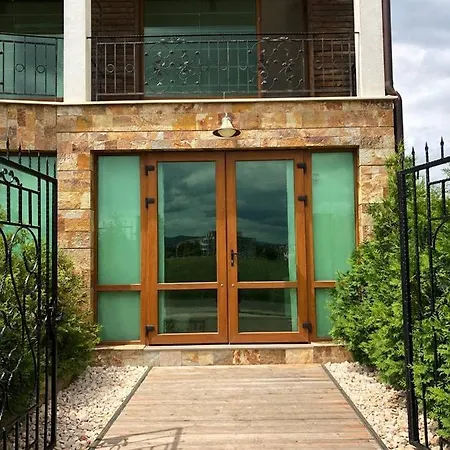 Family Delfa Bed & Breakfast Chernomorets