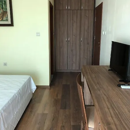 Bed & Breakfast Family Delfa Chernomorets