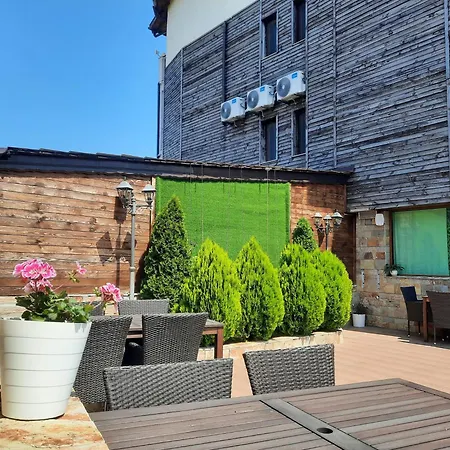 Oda ve Kahvaltı Family Delfa