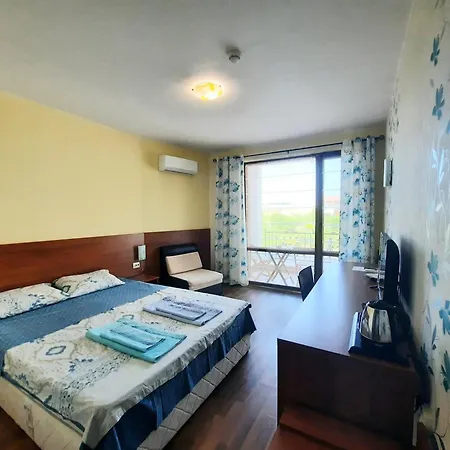 Bed & Breakfast Family Delfa Chernomorets