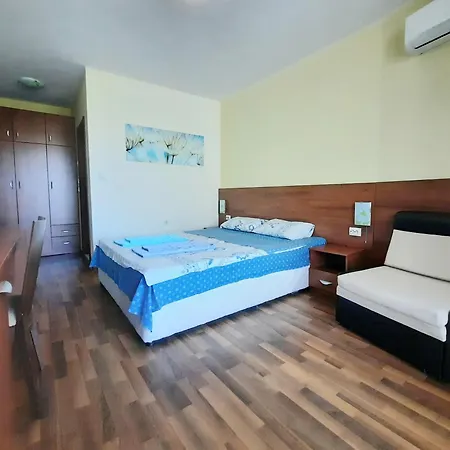 Family Delfa * Τσερνομόρετς