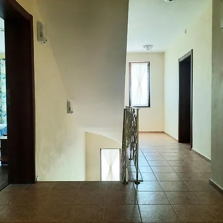 Oda ve Kahvaltı Family Delfa