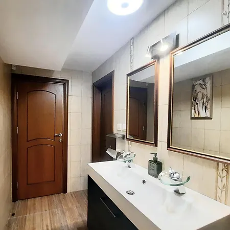 Family Delfa Bed & Breakfast 3*