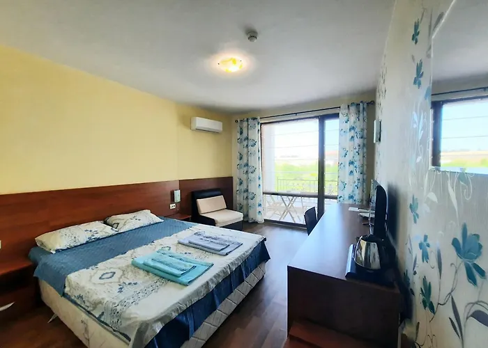 Alojamento de Acomodação e Pequeno-almoço Family Delfa Chernomorets